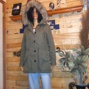 Gap army green 3 in 1 parka with removable faux fur trim and vest liner